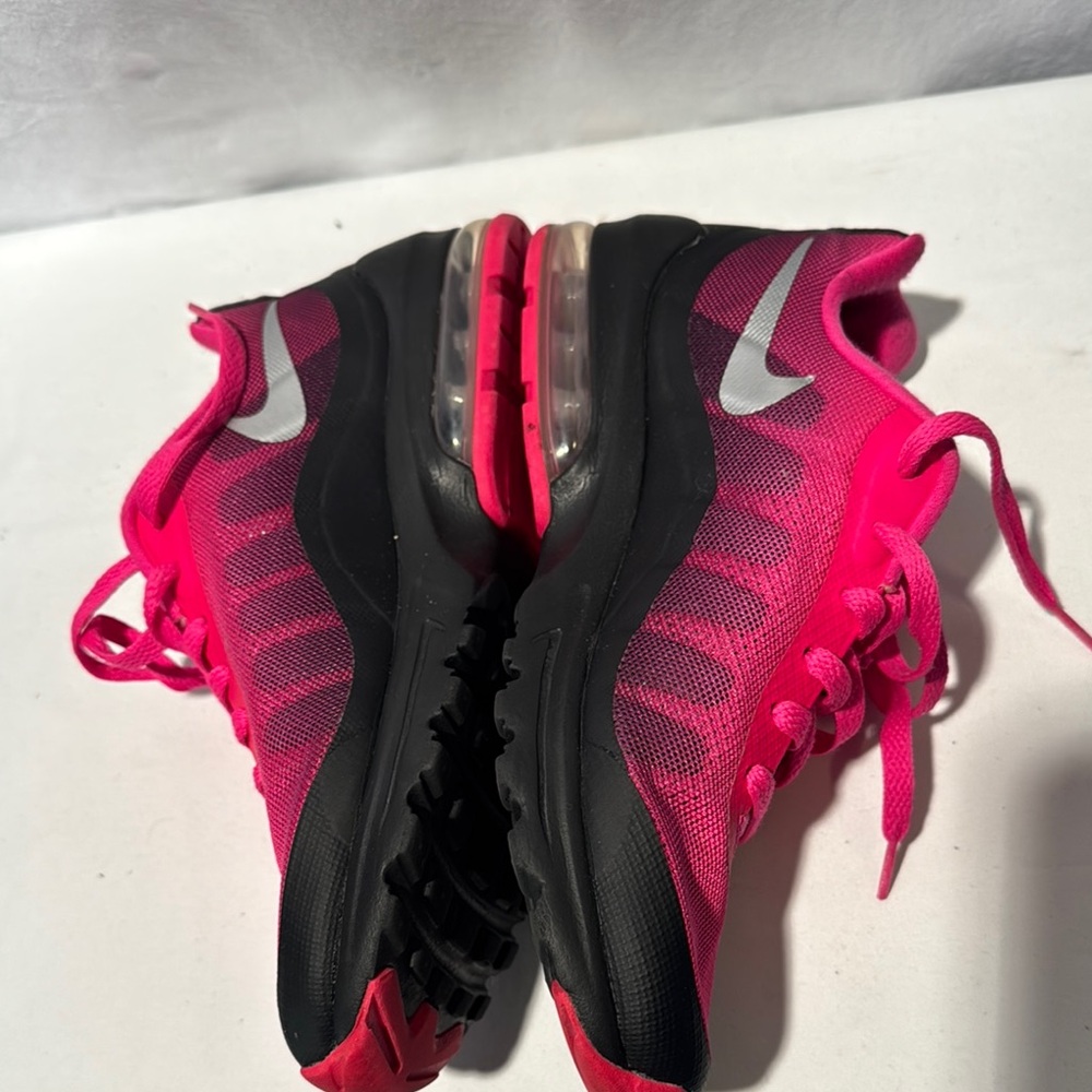 Nike Fuchsia and Black Athletic Shoes - Picture 6 of 13